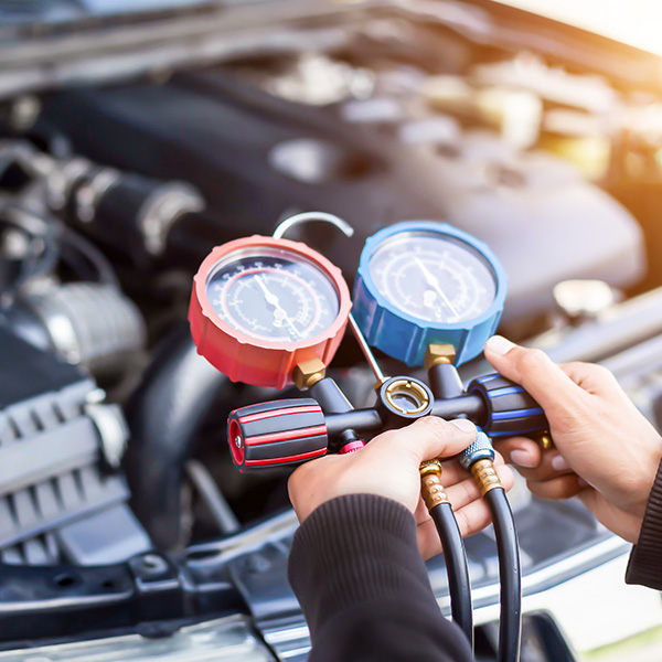 Car air conditioner check service, leak detection, fill refrigerant