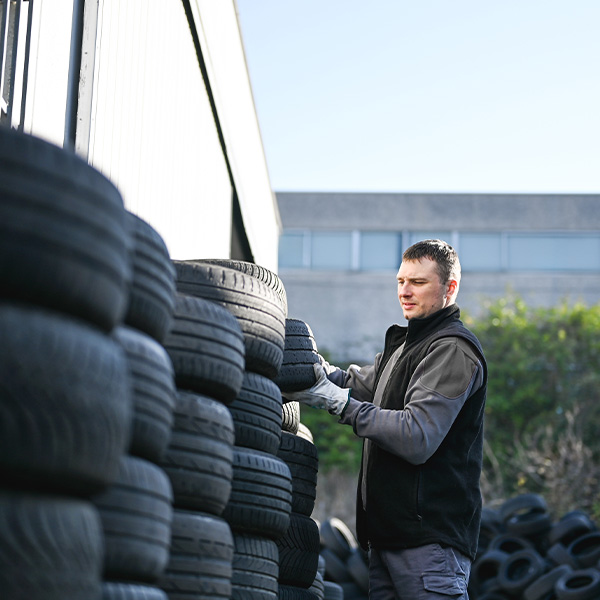 Working and sorting rubber wheels